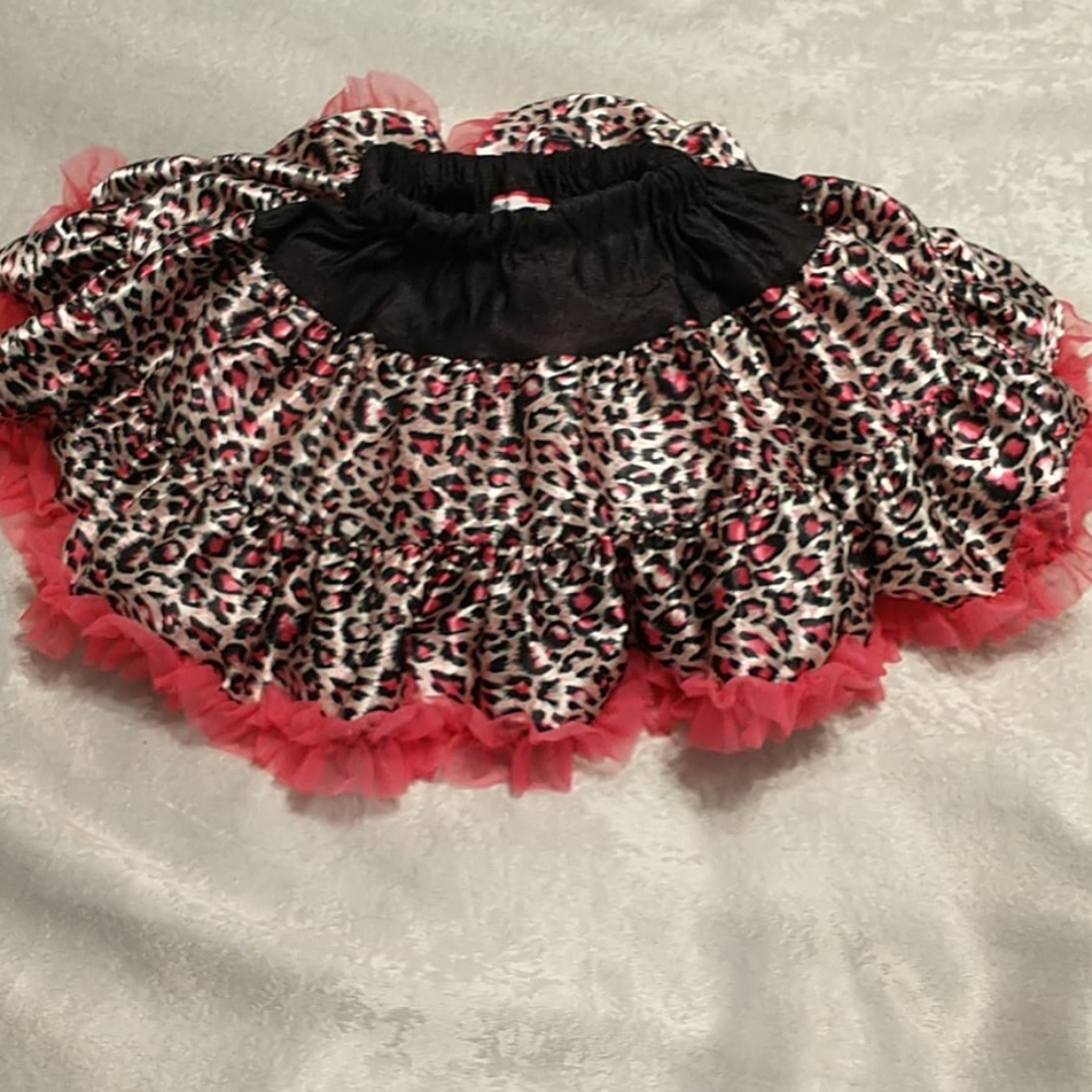 Chic by tutu couture skirt S(1-3yrs)